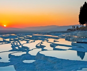 Salda Gölü Pamukkale Çeşme Alaçatı Turu / 1 Gece Otel Konaklamalı