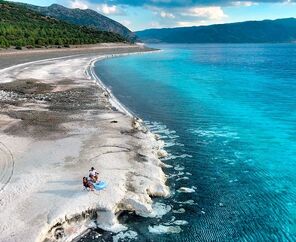 Salda Gölü Pamukkale Çeşme Alaçatı Turu / 1 Gece Otel Konaklamalı