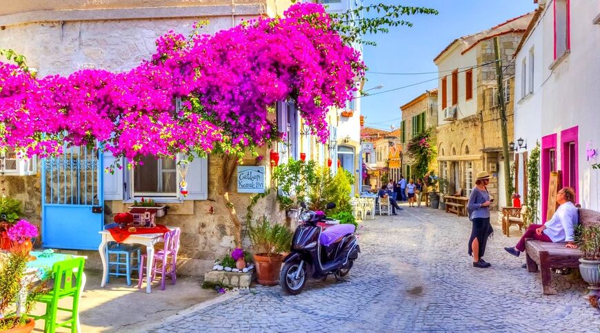 Ramazan Bayramı Özel İzmir Çeşme Alaçatı Kuşadası Şirince Efes Pamukkale Turu / 2 Gece Otel Konaklamalı