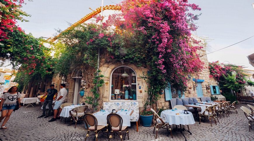 Ramazan Bayramı Özel İzmir Çeşme Alaçatı Kuşadası Şirince Efes Pamukkale Turu / 2 Gece Otel Konaklamalı
