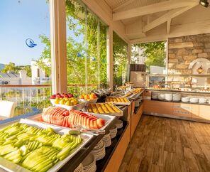 Riva Resort Bodrum +16 | 4 Gece Otel Konaklamalı | Her Şey Dahil Konsept 